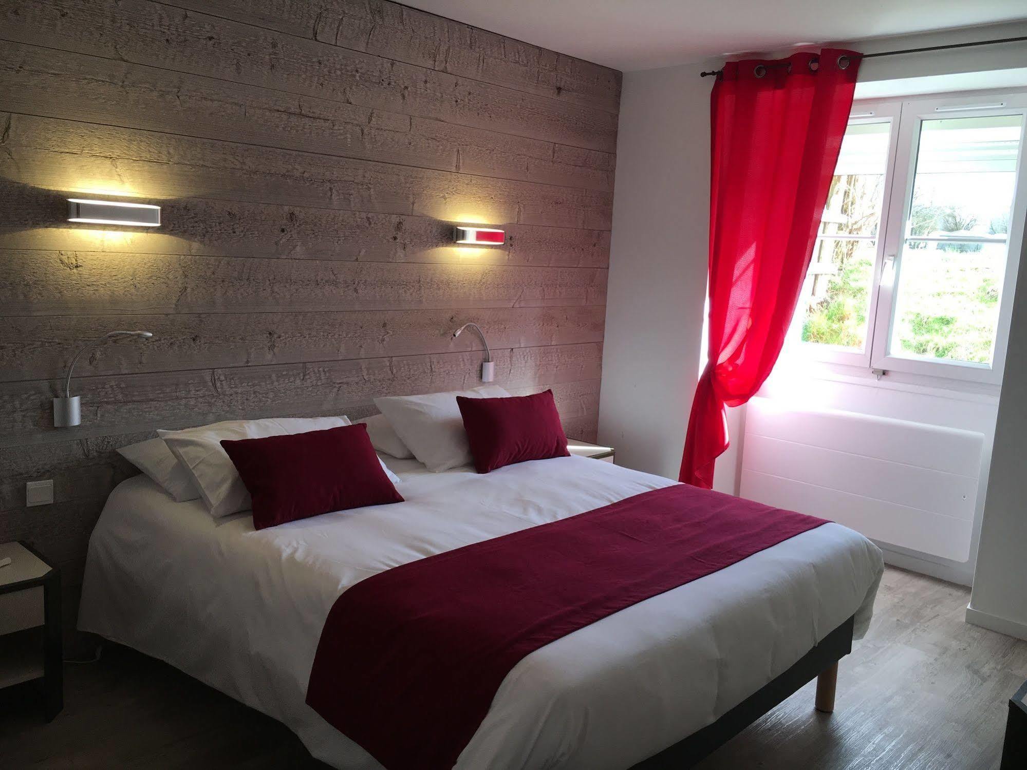 Logis Hotel "Ici M'Aime" Rouvray  Ngoại thất bức ảnh